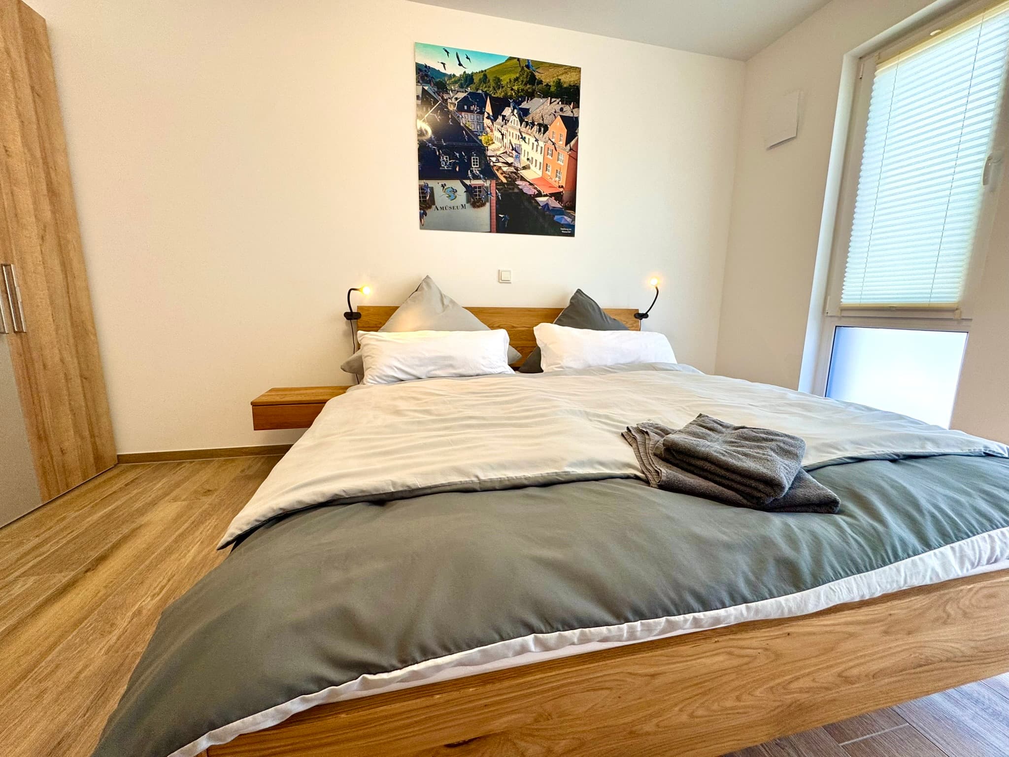 Apartment 4 image 3