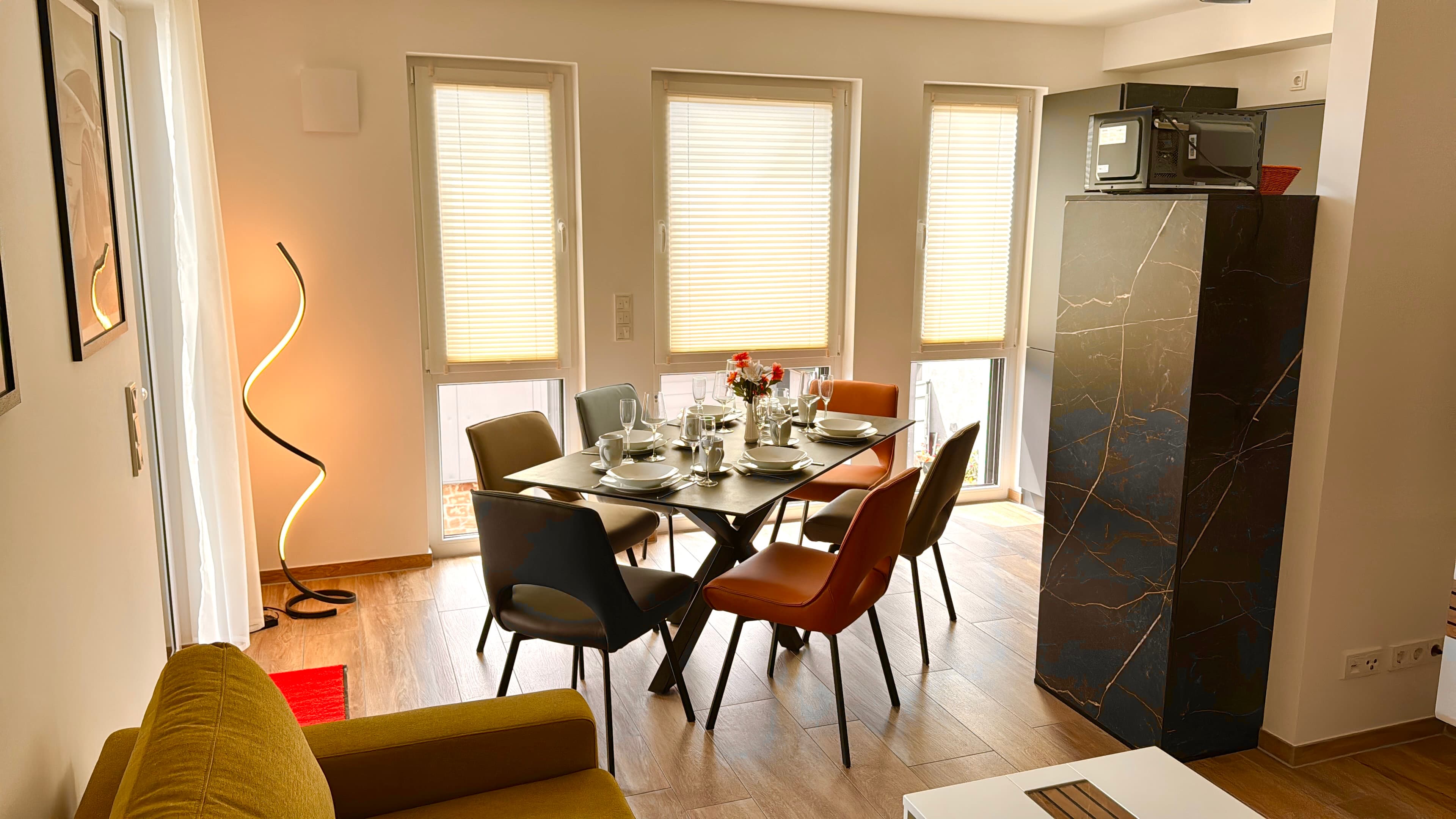 Apartment 8 image 2